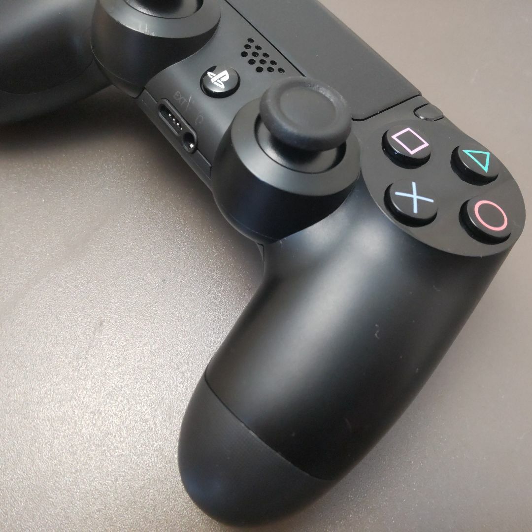 PlayStation4(プレイステーション4)の安心の整備済み！◆PS4コントローラー DUALSHOCK4◆中古◆01 エンタメ/ホビーのゲームソフト/ゲーム機本体(その他)の商品写真