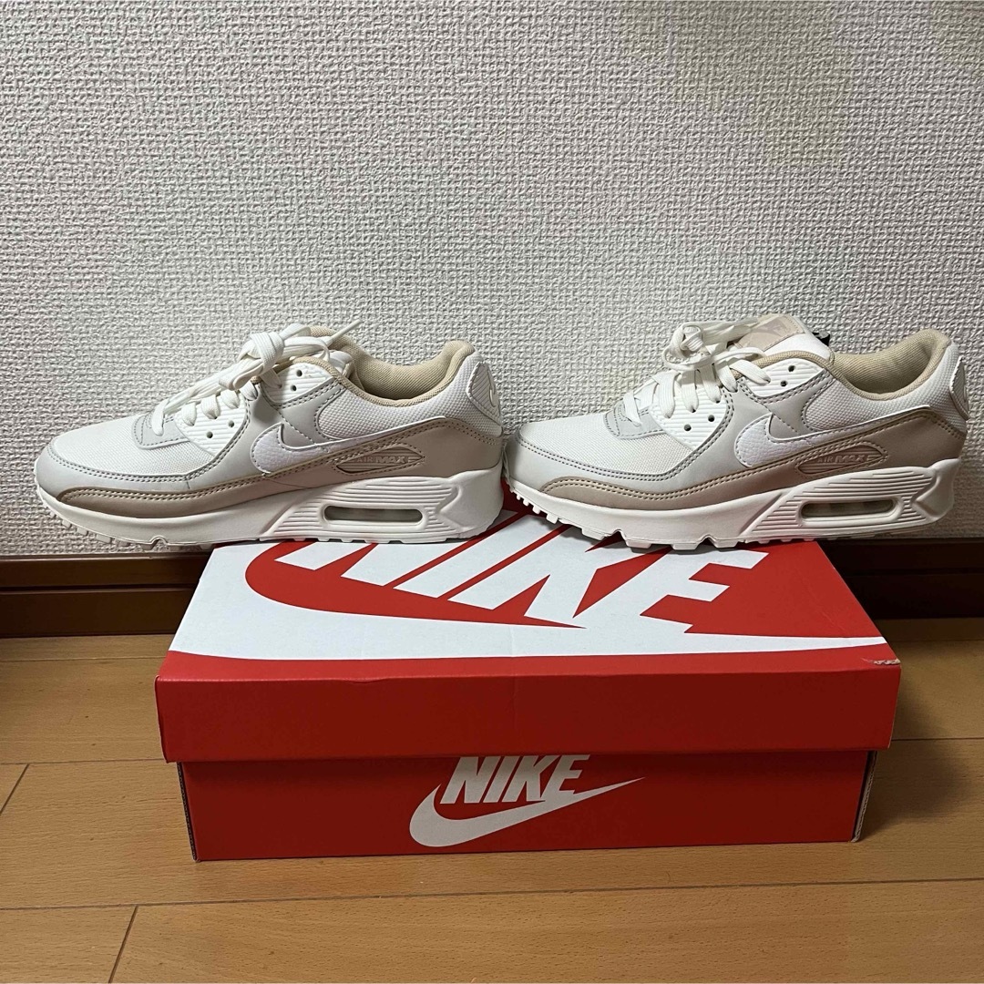 NIKE(ナイキ)のNIKE エア マックス 90 ベージュ FD1452-030 24.5cm レディースの靴/シューズ(スニーカー)の商品写真