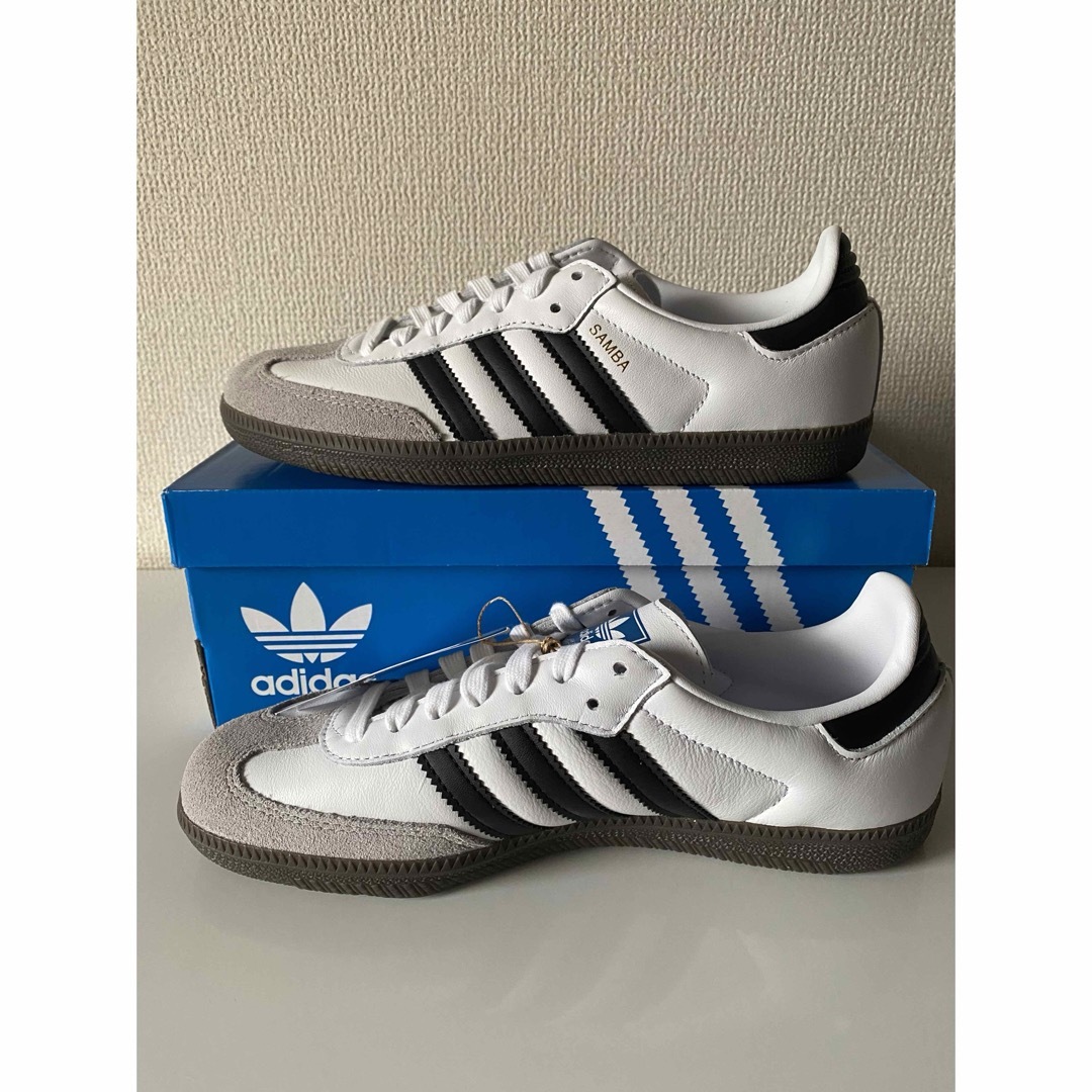 adidas(アディダス)のアディダス サンバ OG クラウド ホワイト/コア ブラック 新品　24cm メンズの靴/シューズ(スニーカー)の商品写真