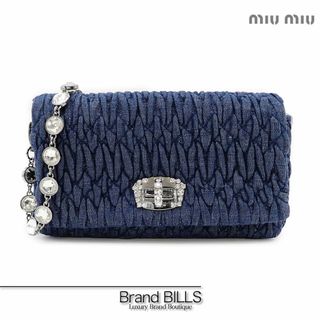 ミュウミュウ(miumiu)の美品 ミュウミュウ マテラッセ ギャザー クリスタルビジュー ショルダーバッグ 5BH012 デニム(ショルダーバッグ)