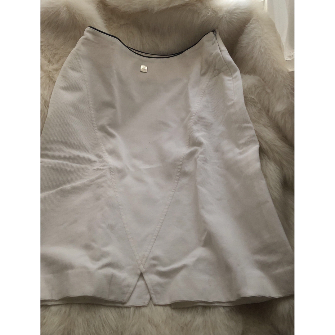 Lochie(ロキエ)のcourreges White skirt レディースのスカート(ひざ丈スカート)の商品写真