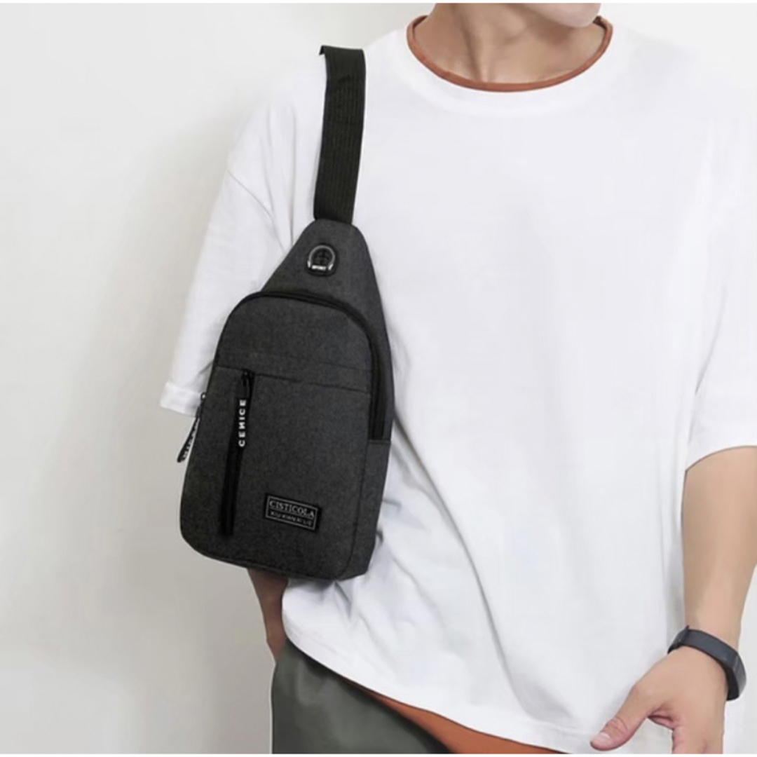 ショルダーバッグ ボディーバッグ 撥水 USBポート プチプラ 男女兼用  黒 メンズのバッグ(ボディーバッグ)の商品写真