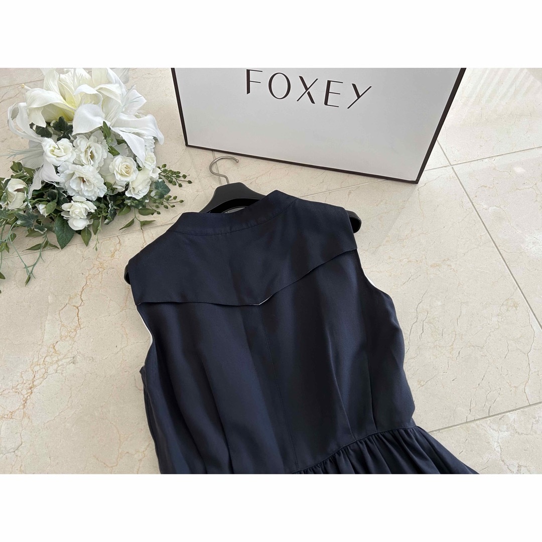 FOXEY(フォクシー)の【極美品】FOXEY♡ ギャザーフレアワンピース ♡40♡ レディースのワンピース(ひざ丈ワンピース)の商品写真