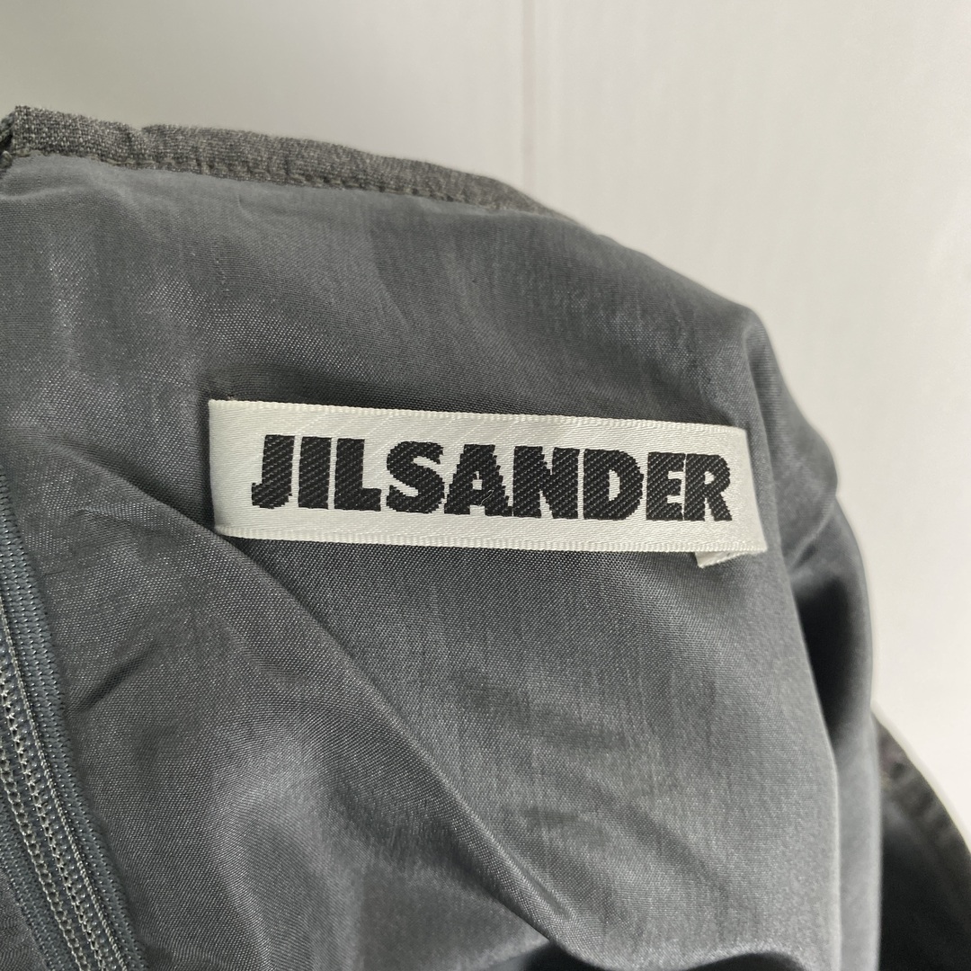 Jil Sander(ジルサンダー)の【ジルサンダー　スカート　無地　シルク100％　グレー　古着】 レディースのスカート(ひざ丈スカート)の商品写真