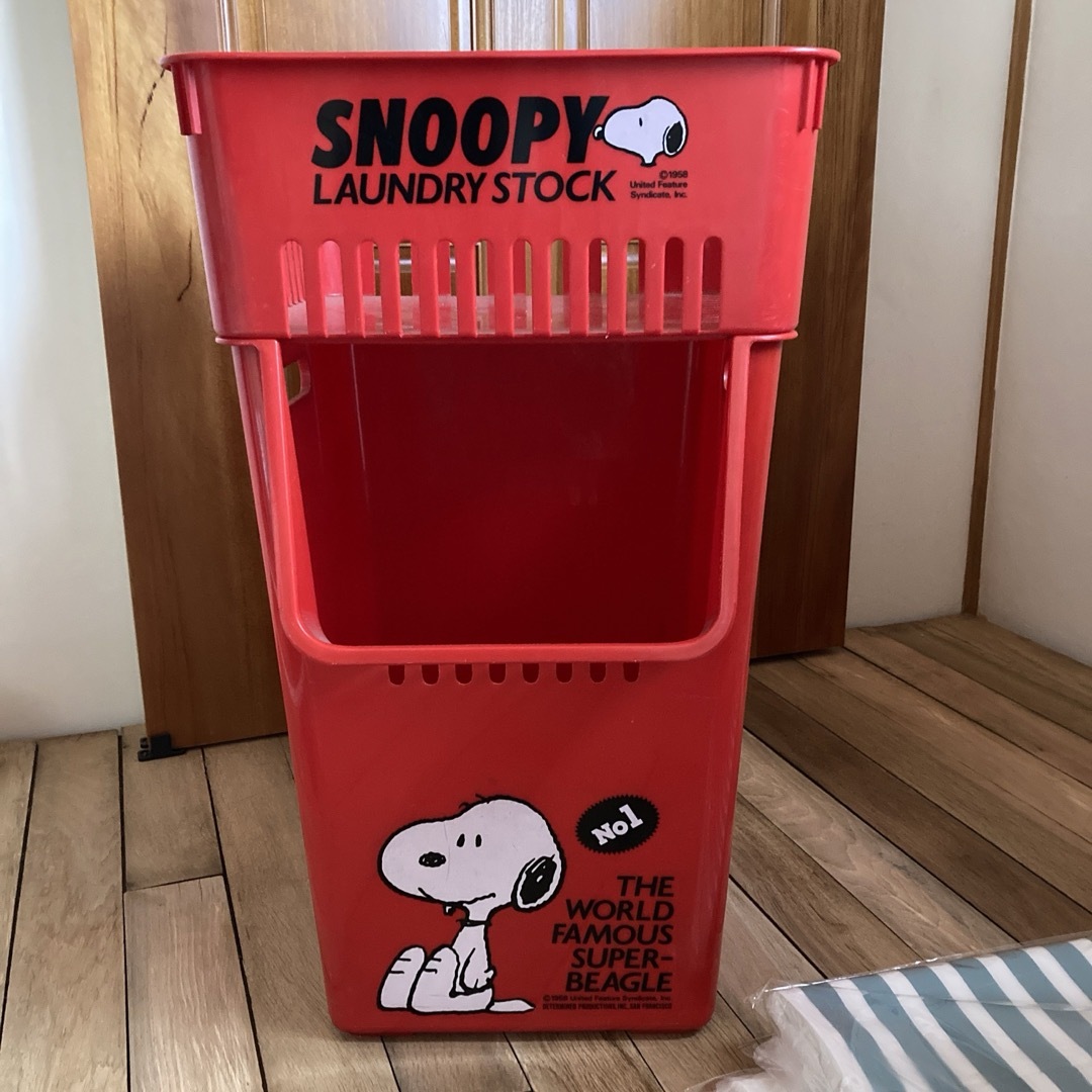 SNOOPY(スヌーピー)のレア　レトロ　スヌーピー ランドリーストック　脱衣籠 インテリア/住まい/日用品のインテリア小物(バスケット/かご)の商品写真