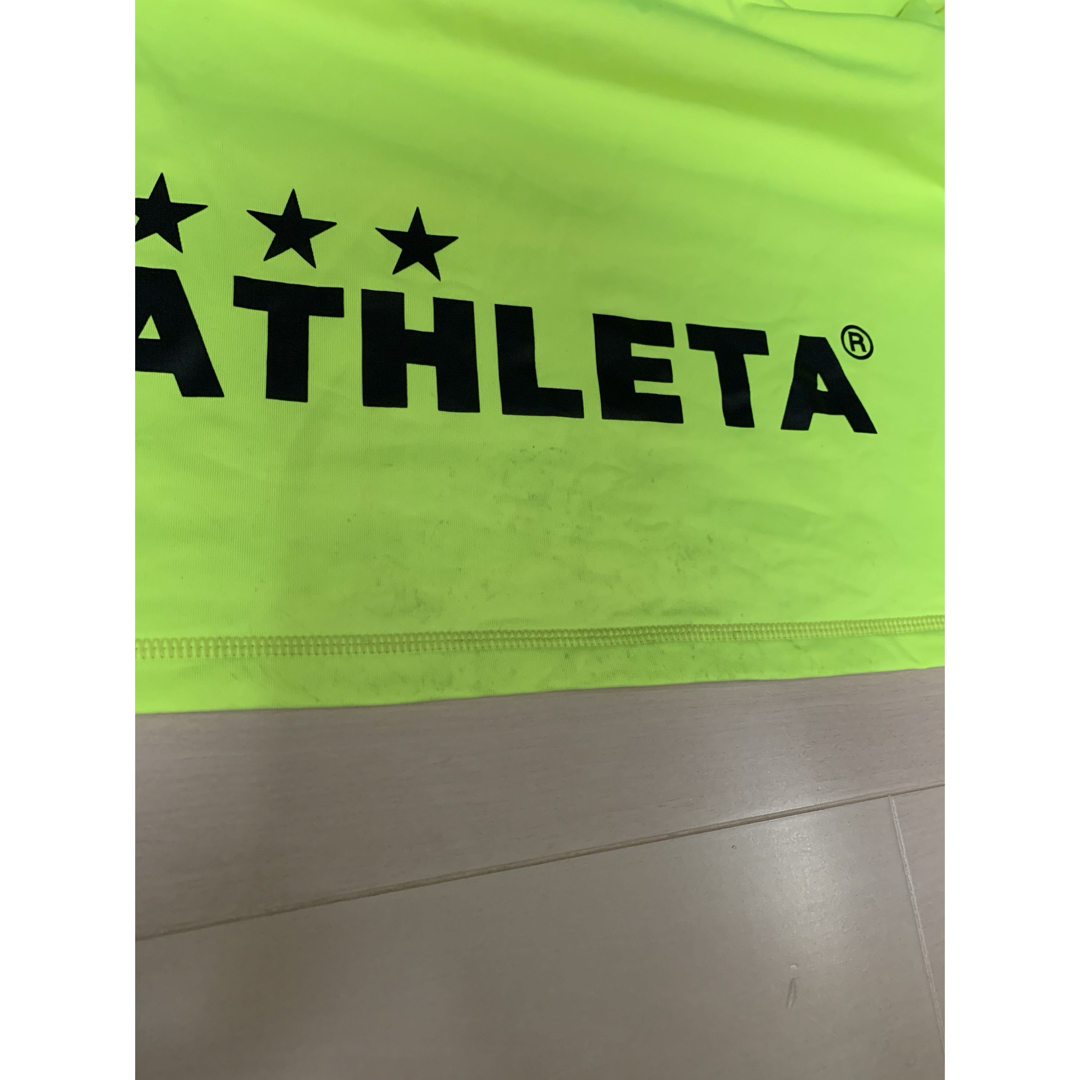 ATHLETA(アスレタ)のアスレタ　ギャラリー2限定　フード付きピステ　SIZE M スポーツ/アウトドアのサッカー/フットサル(ウェア)の商品写真