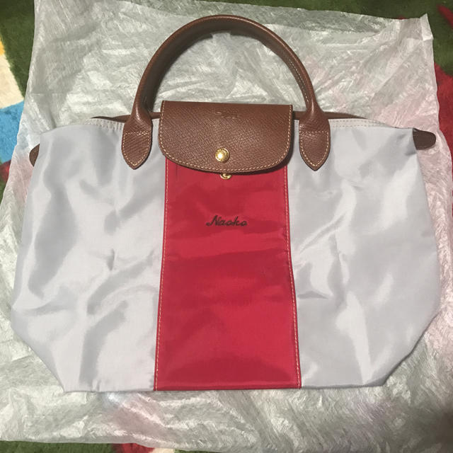 LONGCHAMP(ロンシャン)のhoney様 専用カスタマイズ グレー×レッド 新品 名前入り  レディースのバッグ(トートバッグ)の商品写真