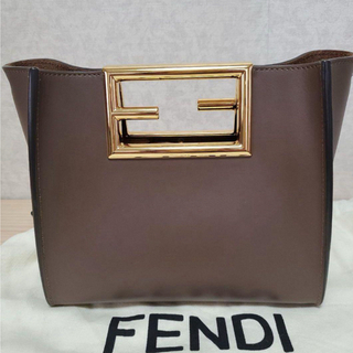 フェンディ(FENDI)のFENDI　2021/AW　ウェイスモール ブラウン　極美品(ショルダーバッグ)