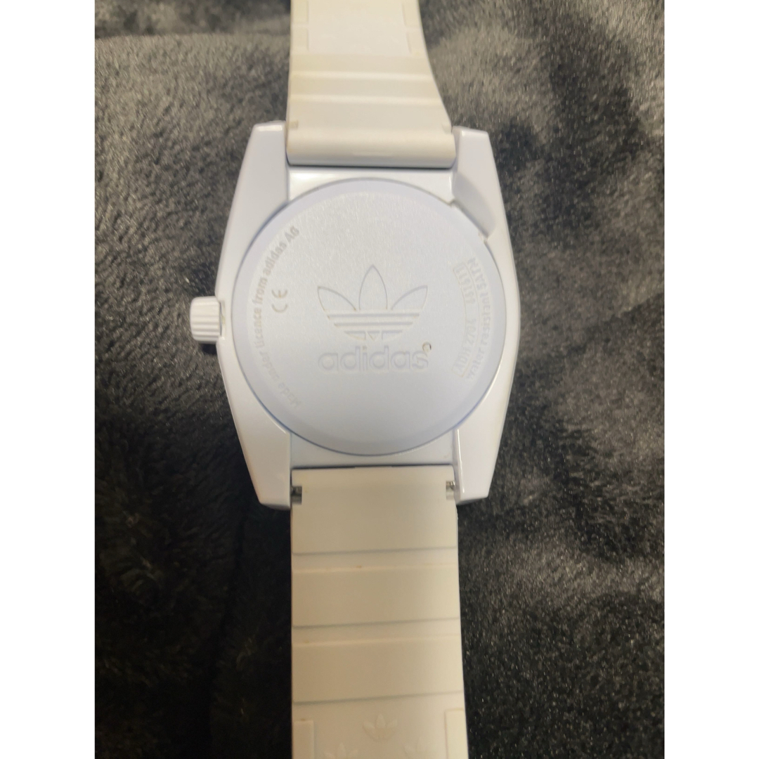 【中古】adidas　腕時計　ホワイト レディースのファッション小物(腕時計)の商品写真