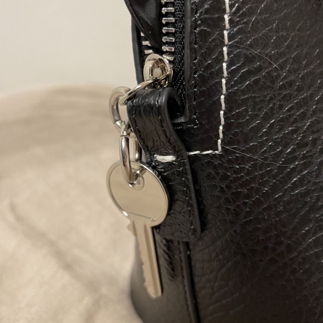 Maison Martin Margiela(マルタンマルジェラ)のMaison Margiela 5AC Two Way Bucket Bag レディースのバッグ(ハンドバッグ)の商品写真