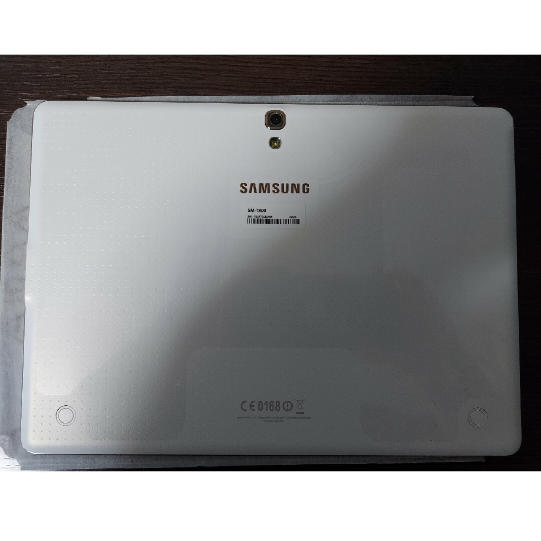 Galaxy(ギャラクシー)のSAMSUNG GALAXY Tab SM-T800 WHITE有機ELディスプ スマホ/家電/カメラのPC/タブレット(タブレット)の商品写真