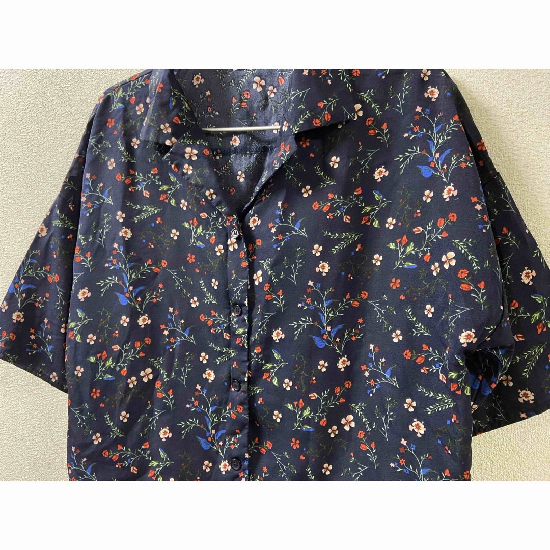 OLIVEdesOLIVE(オリーブデオリーブ)の【美品】OLIVE des OLIVE オープンカラー シャツ 花柄 レディースのトップス(シャツ/ブラウス(半袖/袖なし))の商品写真