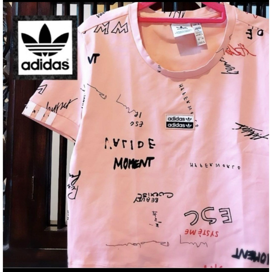 adidas(アディダス)のアディダス オリジナルス ピンク 落書きロゴ Tシャツ ジャージ タンクトップ レディースのトップス(Tシャツ(半袖/袖なし))の商品写真