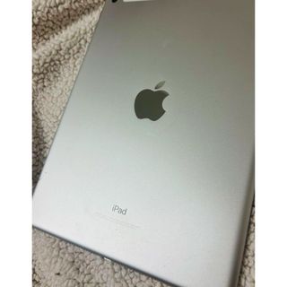 アイパッド(iPad)のipad 32GB第5世代　シルバー(タブレット)