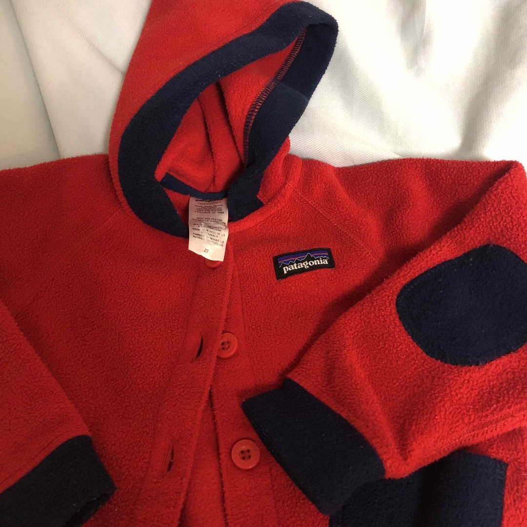 patagonia(パタゴニア)のパタゴニア  フリース　とんがり帽子　2t キッズ/ベビー/マタニティのキッズ服女の子用(90cm~)(コート)の商品写真