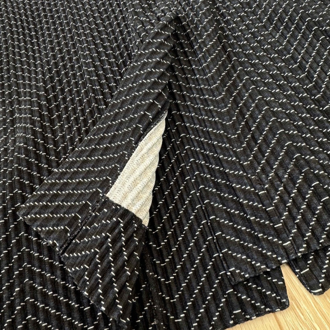 ISSEY MIYAKE(イッセイミヤケ)のオムプリッセ HOMME PLISSE セットアップ ネイビー コンビ ブラック メンズのジャケット/アウター(テーラードジャケット)の商品写真