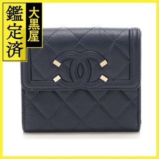 シャネル(CHANEL)のCHANEL　CCフィグリー　マトラッセ三つ折財布　ネイビー/GP　【437】(財布)