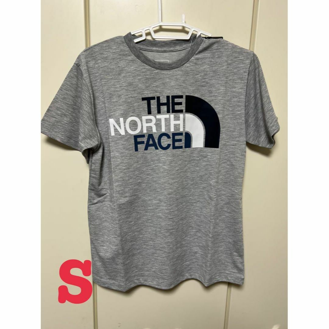 THE NORTH FACE(ザノースフェイス)の新品　ノースフェイス　NTW32353 Tシャツ　グレー　レディース　S レディースのトップス(Tシャツ(半袖/袖なし))の商品写真