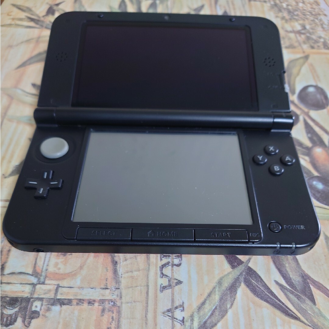 ニンテンドー3DS(ニンテンドー3DS)のニンテンドー3DS LL レッド×ブラック美品 エンタメ/ホビーのゲームソフト/ゲーム機本体(携帯用ゲーム機本体)の商品写真