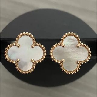 クローバー ピアス ホワイト(ピアス)