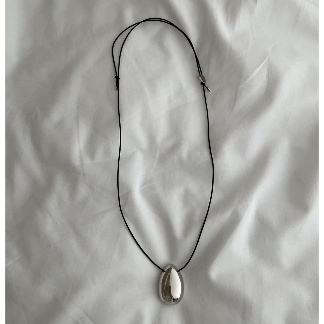 TODAYFUL(トゥデイフル)の【NEW】Drop×Leather Necklace 本革 レディースのアクセサリー(ネックレス)の商品写真