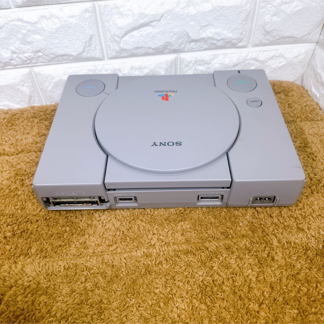 Plantation(プランテーション)の【PS】PlayStation SCPH-7000 すぐ遊べる！ エンタメ/ホビーのゲームソフト/ゲーム機本体(家庭用ゲーム機本体)の商品写真