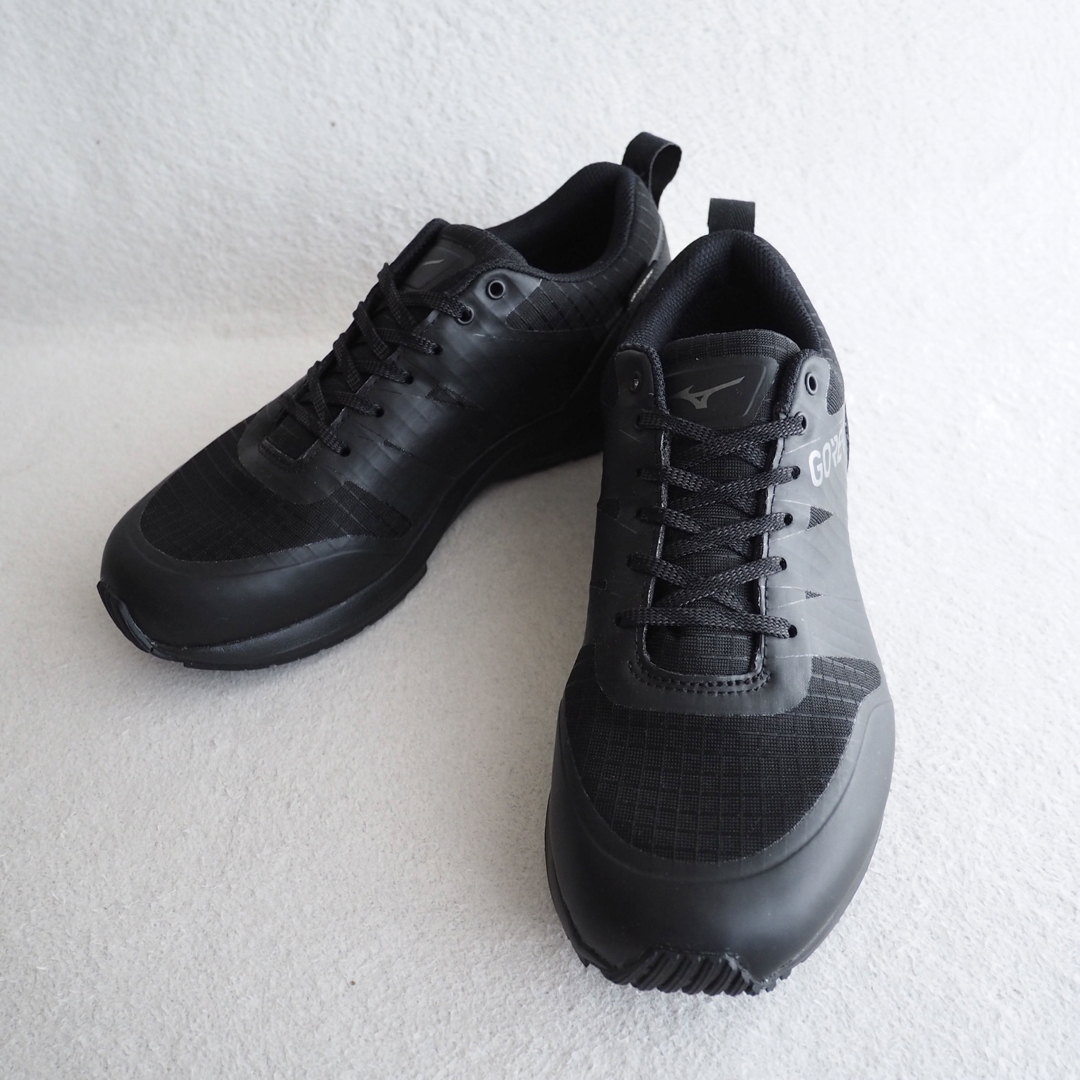 MIZUNO(ミズノ)の新品 MIZUNO GORE-TEX 防水 ウォーキングスニーカー 黒 24cm レディースの靴/シューズ(スニーカー)の商品写真