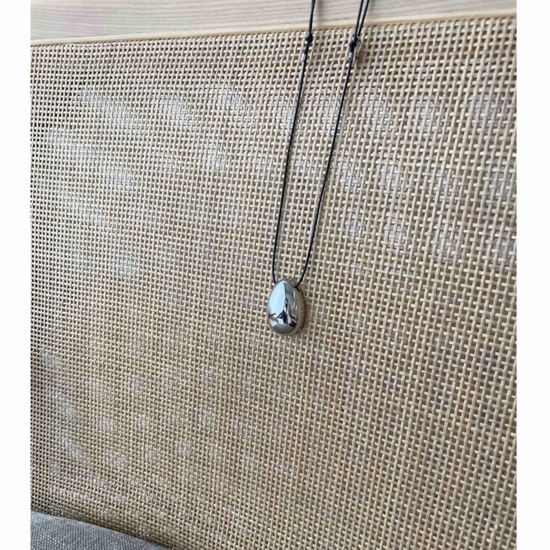 TODAYFUL(トゥデイフル)の【NEW】Drop×Leather Necklace 本革 レディースのアクセサリー(ネックレス)の商品写真