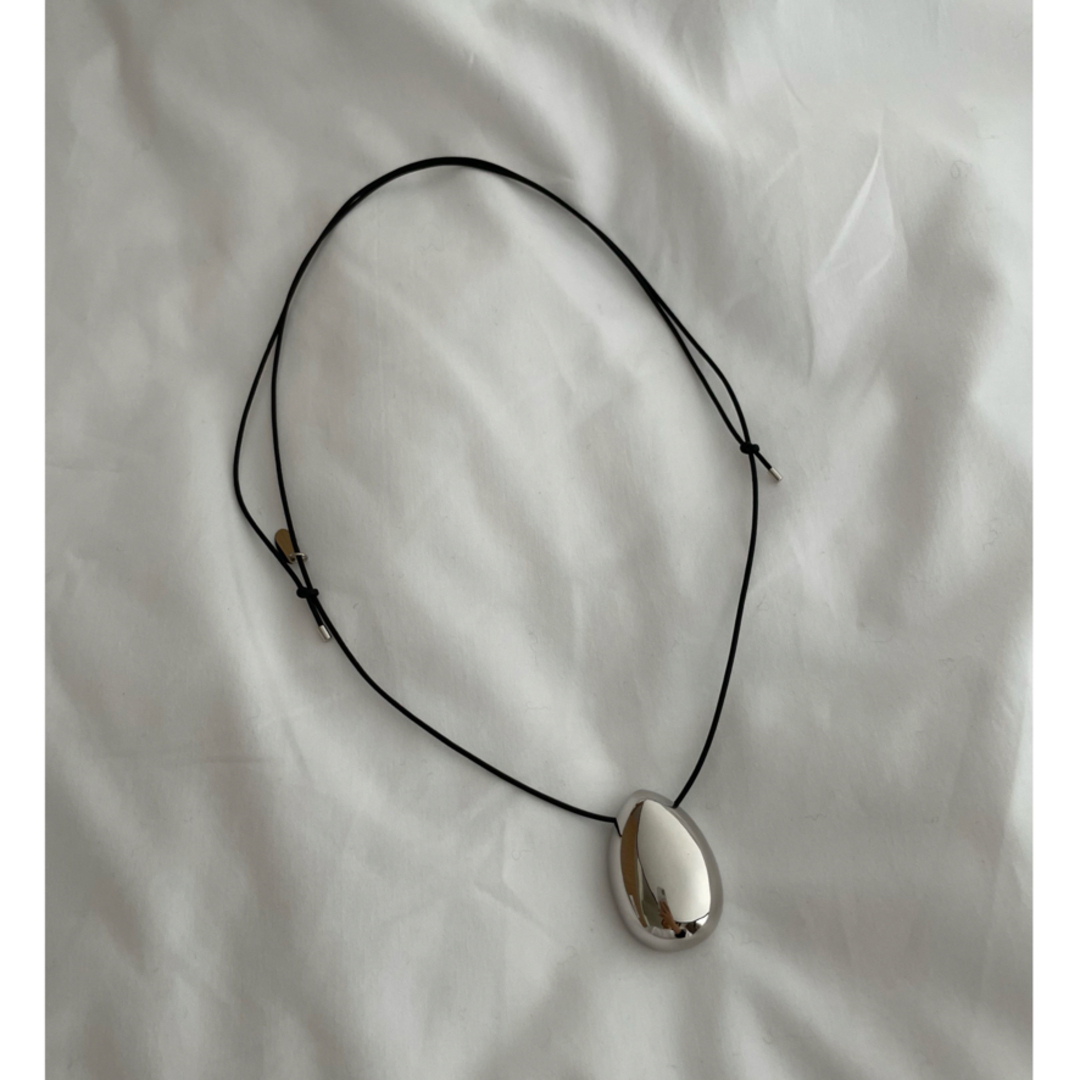 TODAYFUL(トゥデイフル)の【NEW】Drop×Leather Necklace 本革 レディースのアクセサリー(ネックレス)の商品写真