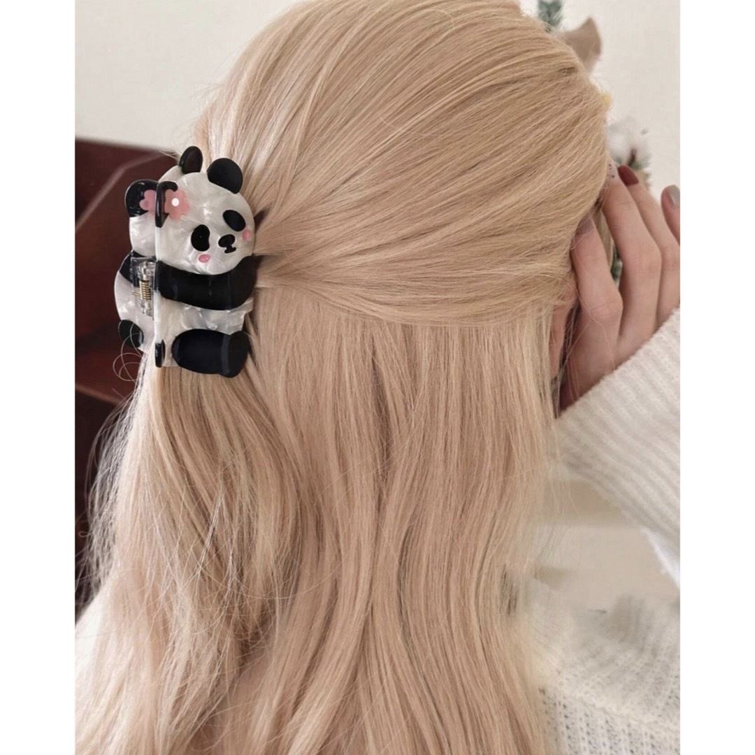 パンダヘアクリップ  レディースのヘアアクセサリー(バレッタ/ヘアクリップ)の商品写真