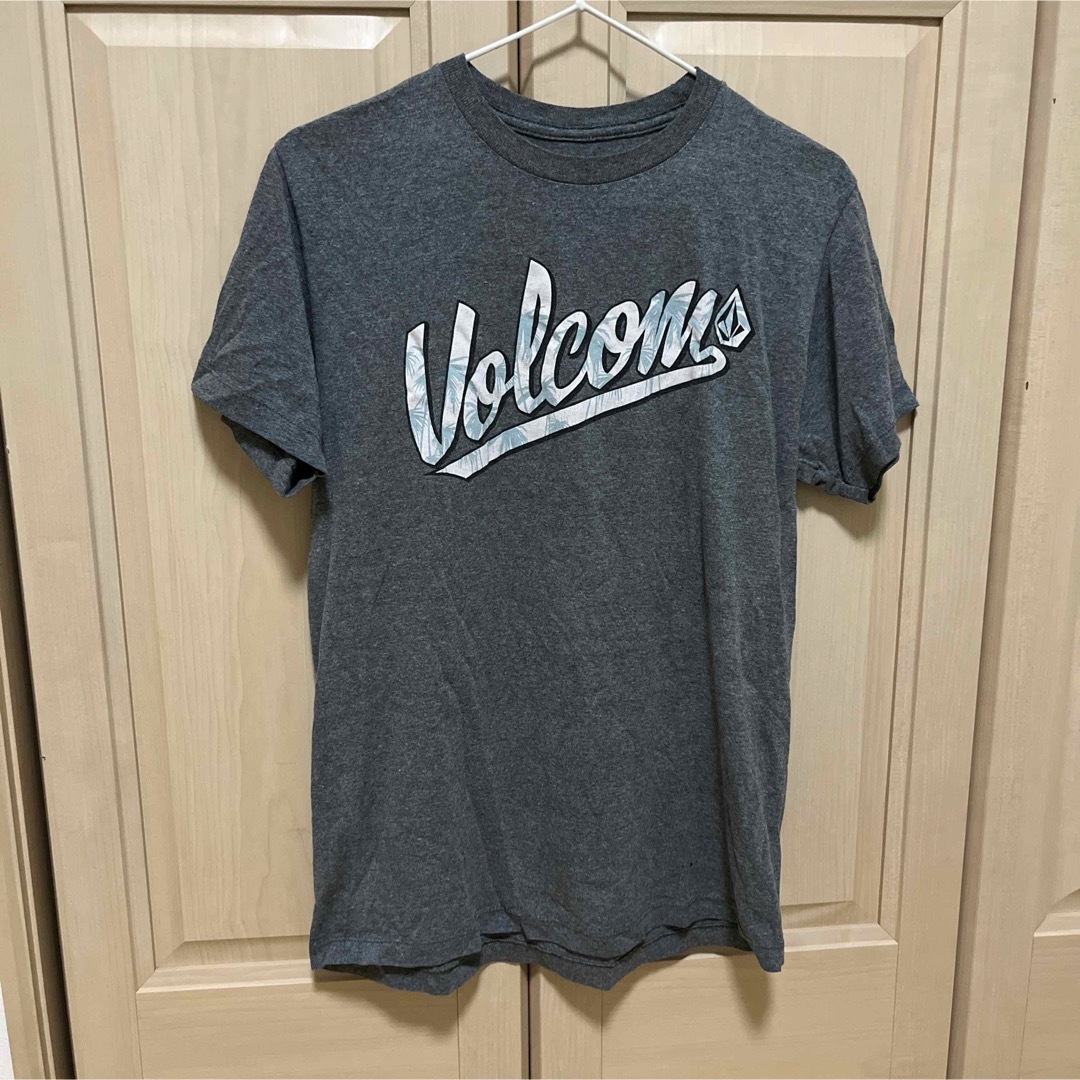 volcom(ボルコム)のボルコム　volcom レディースm-L グレーTシャツ レディースのトップス(Tシャツ(半袖/袖なし))の商品写真