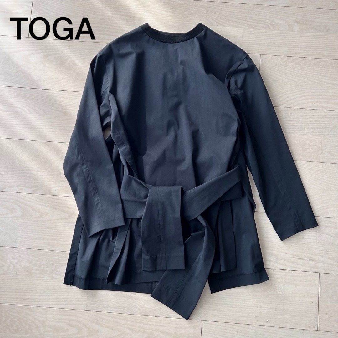 TOGA(トーガ)のトーガ  アーカイブス　TOGA ARCHIVES リボン トップス　黒 レディースのトップス(シャツ/ブラウス(長袖/七分))の商品写真