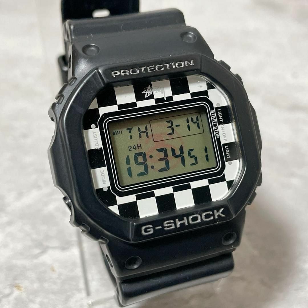 G-SHOCK(ジーショック)の激レア ステューシー コラボ カシオ G-SHOCK DW-5600 別注モデル メンズの時計(腕時計(デジタル))の商品写真