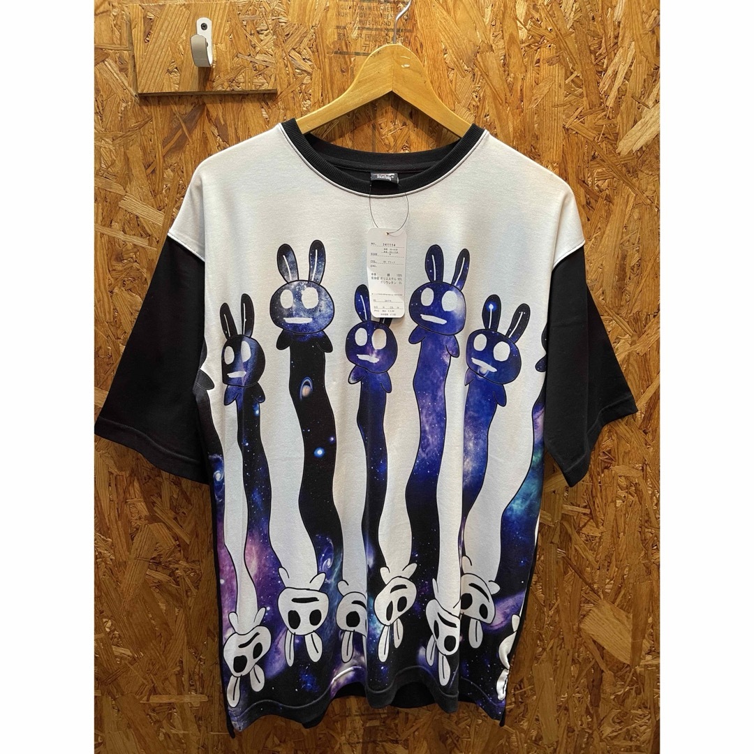 ScoLar(スカラー)のスカラーパリティ　341114：にょろりとした宇宙うさぎの切替Tシャツ レディースのトップス(Tシャツ(半袖/袖なし))の商品写真