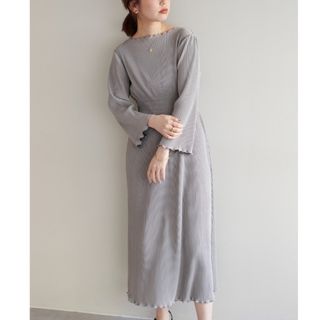 ナチュラルクチュール(natural couture)の新品【natural couture】ウエストシャーリングプリーツワンピース(ロングワンピース/マキシワンピース)