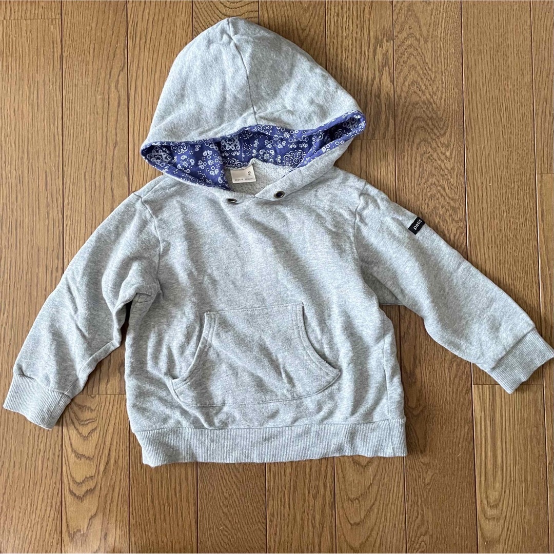 petit main(プティマイン)のロゴ刺繍パーカー キッズ/ベビー/マタニティのキッズ服男の子用(90cm~)(Tシャツ/カットソー)の商品写真