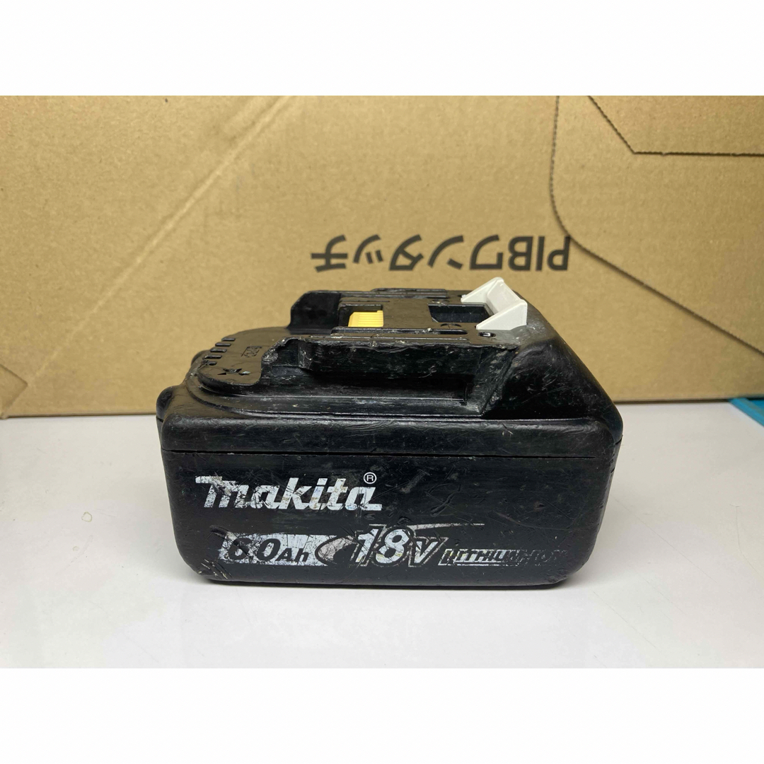 Makita(マキタ)のマキタ　リチウムイオン電池　18v  6.0ah  BL1860B  バッテリー インテリア/住まい/日用品の日用品/生活雑貨/旅行(日用品/生活雑貨)の商品写真