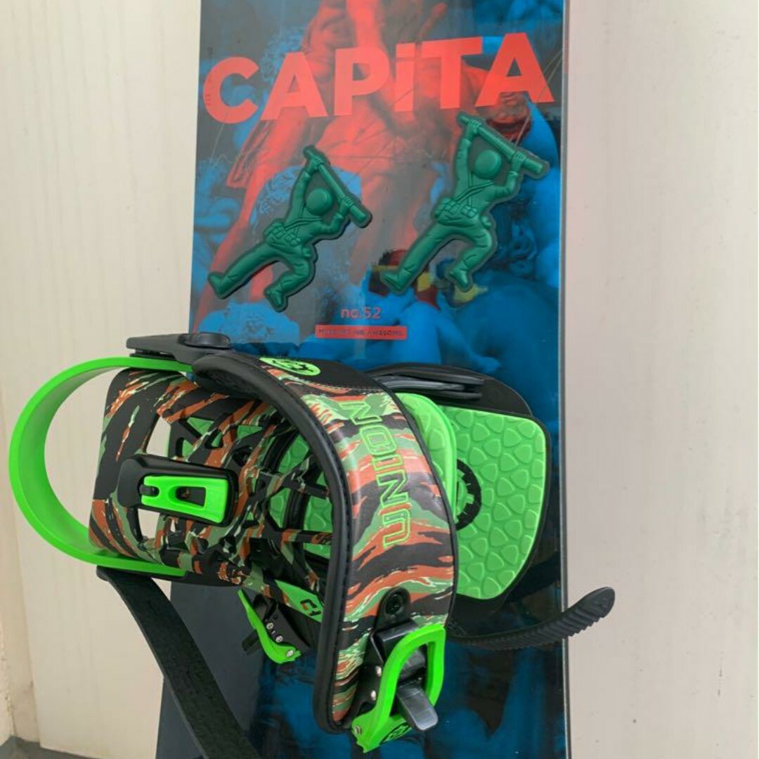 BURTON(バートン)のBURTON スノーボード ブーツ セット CAPITA ブルーレッド スポーツ/アウトドアのスノーボード(ボード)の商品写真