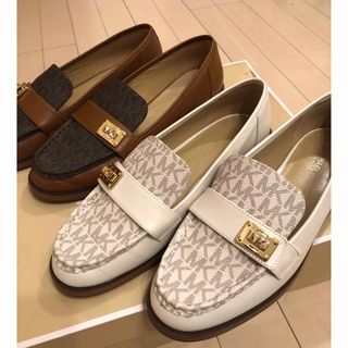 マイケルコース(Michael Kors) ローファー/革靴(レディース)の通販 42 マイケルコース(Michael Kors) ローファー/革靴(レディース)の通販 42