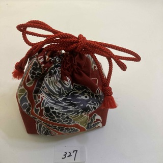 赤い駒袋　龍柄の駒袋:持ち運びが便利な巾着タイプNo.327(囲碁/将棋)