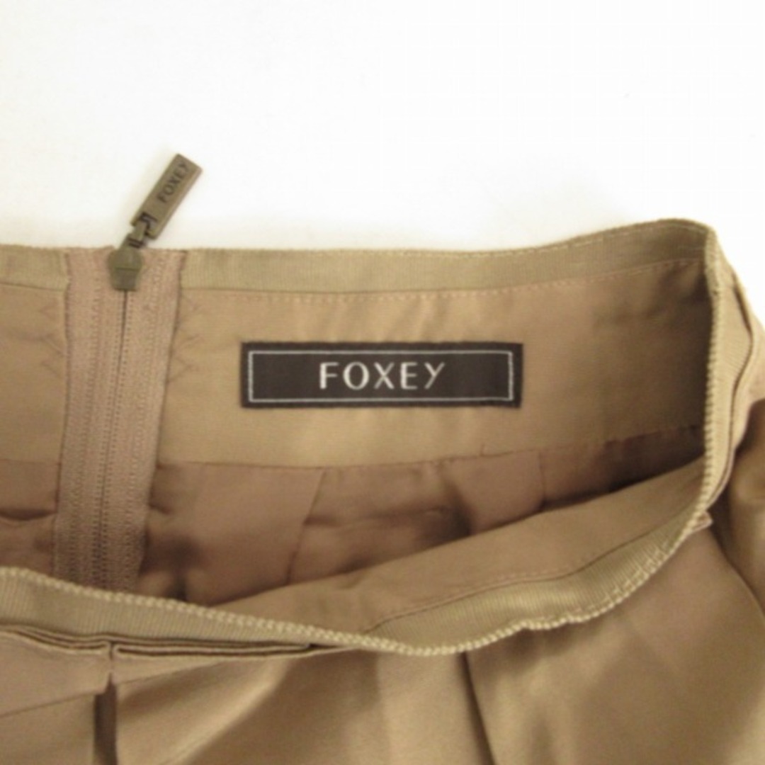 FOXEY(フォクシー)のフォクシー 美品 スカート ひざ丈 シルク プリーツ 38 IBO47 レディースのスカート(ひざ丈スカート)の商品写真