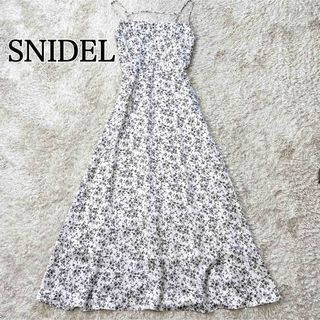 スナイデル(SNIDEL)の美品　スナイデル　ニットカーデ&プリントキャミワンピース ワンピースのみ 花柄(ロングワンピース/マキシワンピース)