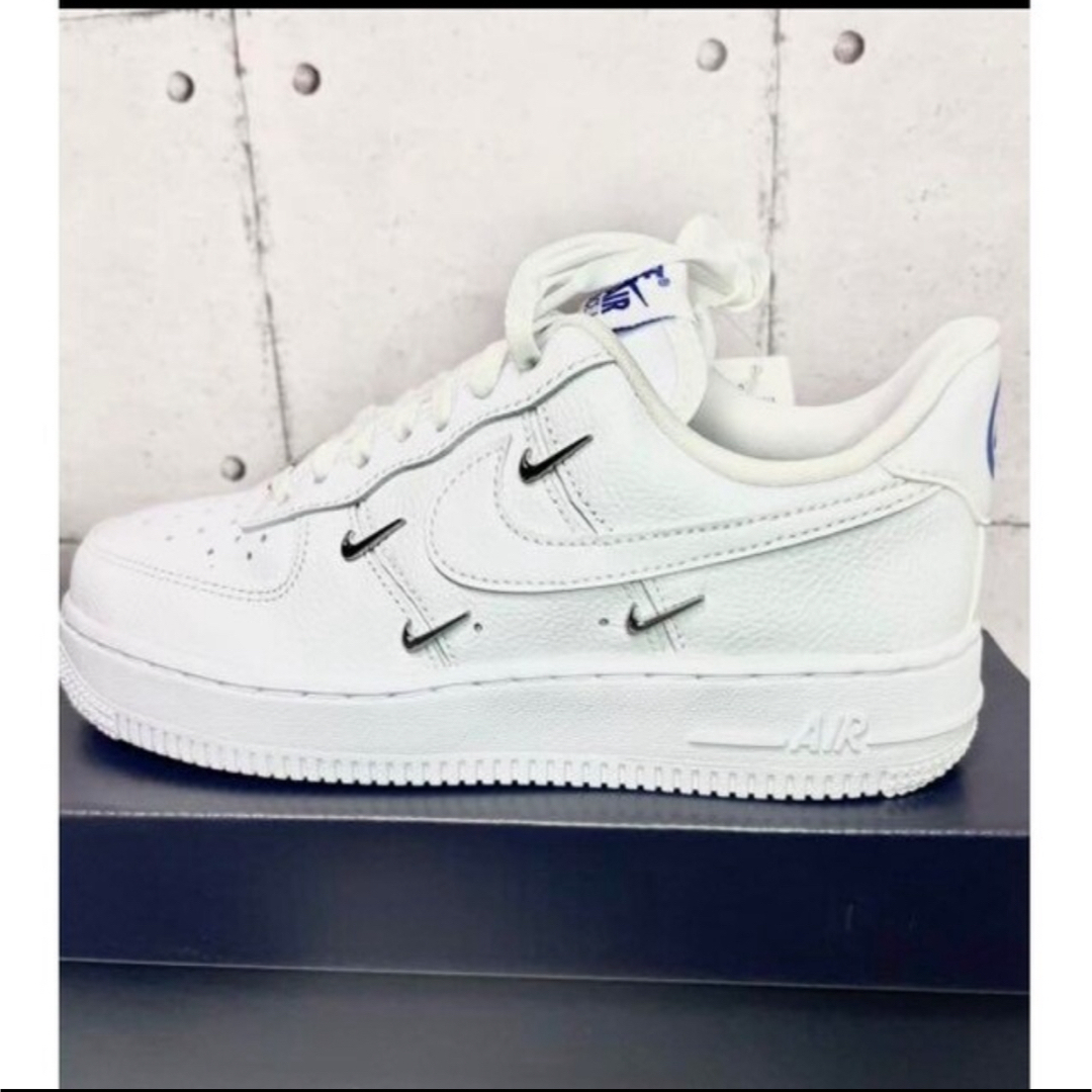 NIKE(ナイキ)のNike Air Force 1 ナイキ エア フォース 1 '07 LX レディースの靴/シューズ(スニーカー)の商品写真