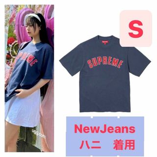 NewJeans ハニ 着用 supreme 24ss arc tee Sサイズ