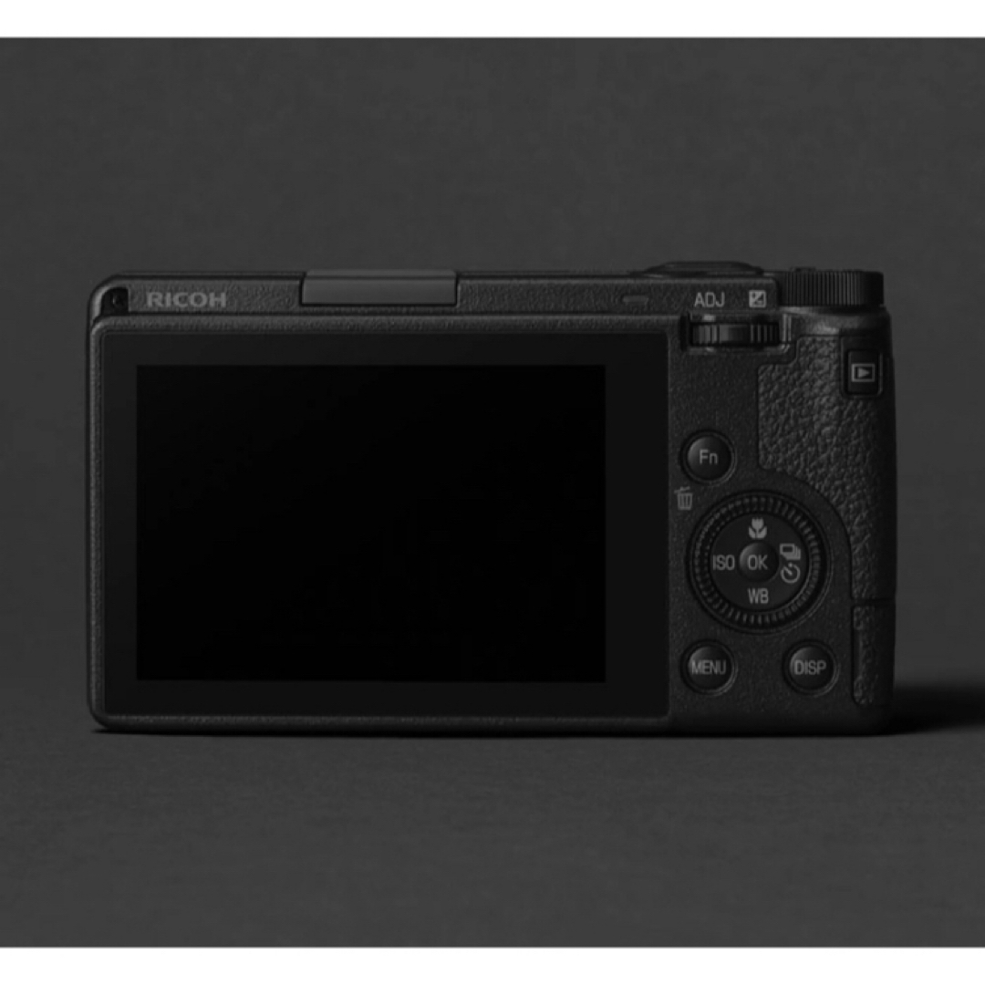 価格交渉不可　新品未使用保証付きRICOH GR III  スマホ/家電/カメラのカメラ(コンパクトデジタルカメラ)の商品写真