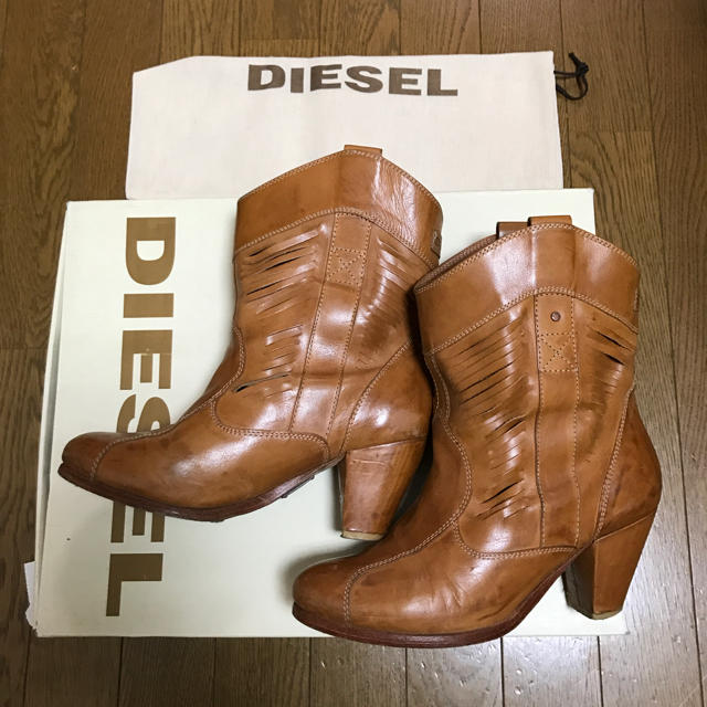 DIESEL(ディーゼル)のディーゼル 茶色ショートブーツ 38 レディースの靴/シューズ(ブーツ)の商品写真