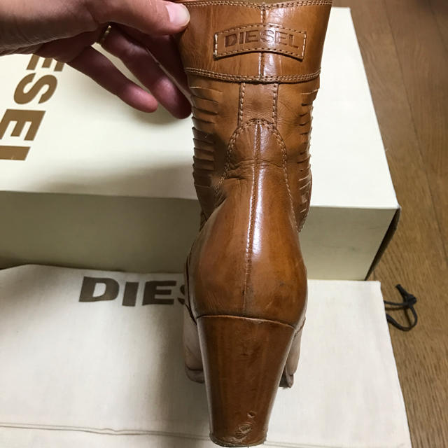 DIESEL(ディーゼル)のディーゼル 茶色ショートブーツ 38 レディースの靴/シューズ(ブーツ)の商品写真