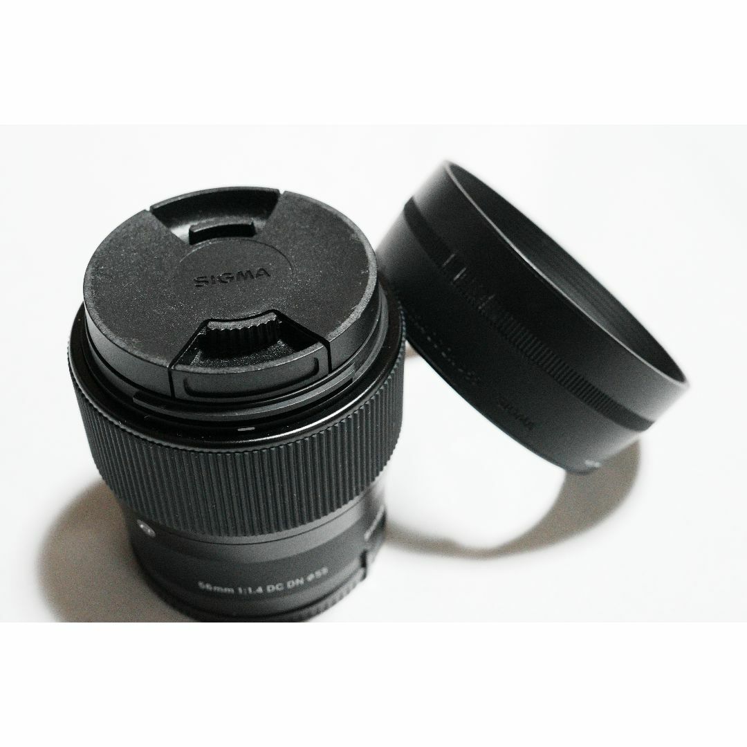 SONY(ソニー)のSIGMA シグマ Sony Eマウント レンズ 56mm F1.4 DC DN スマホ/家電/カメラのカメラ(レンズ(単焦点))の商品写真