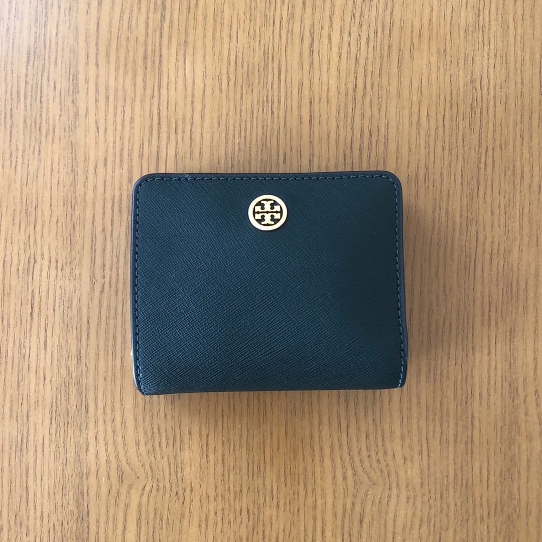 Tory Burch(トリーバーチ)のトリーバーチ　二つ折り財布　グリーン レディースのファッション小物(財布)の商品写真