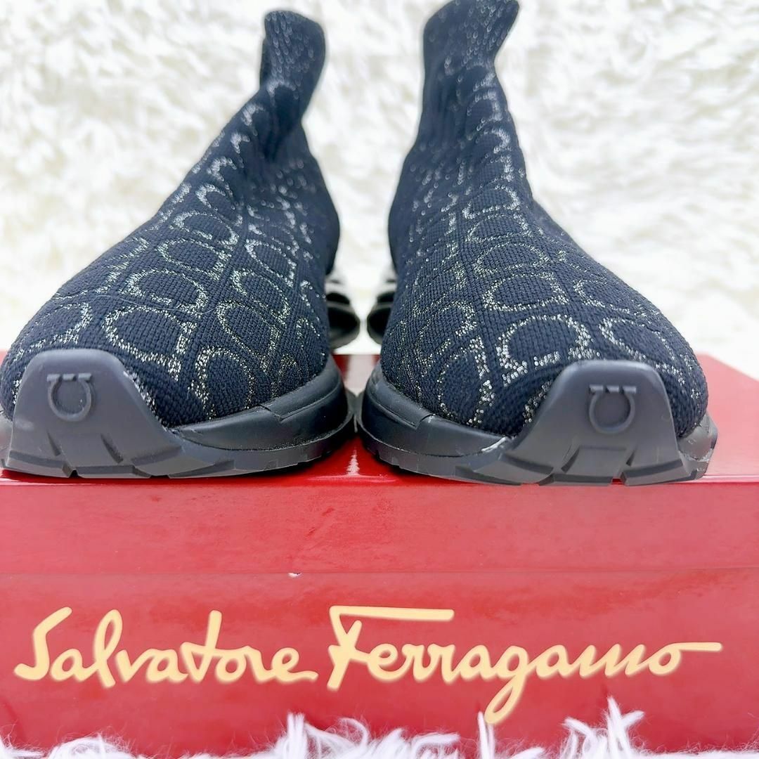 Salvatore Ferragamo(サルヴァトーレフェラガモ)の未使用級　希少 Salvatore Ferragamo ソックススニーカー レディースの靴/シューズ(スニーカー)の商品写真